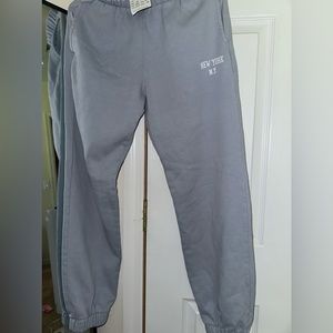BRAND NEW BRANDY MELVILLE SWEATPANTS